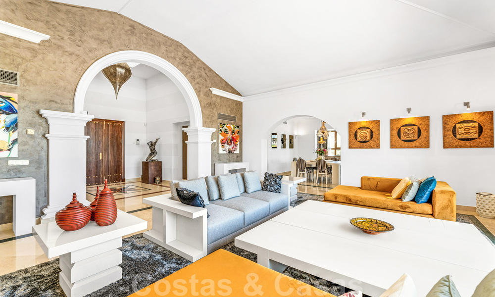 Spacious luxury villa for sale, in Andalusian style situated on a high position in Nueva Andalucia, Marbella 45118