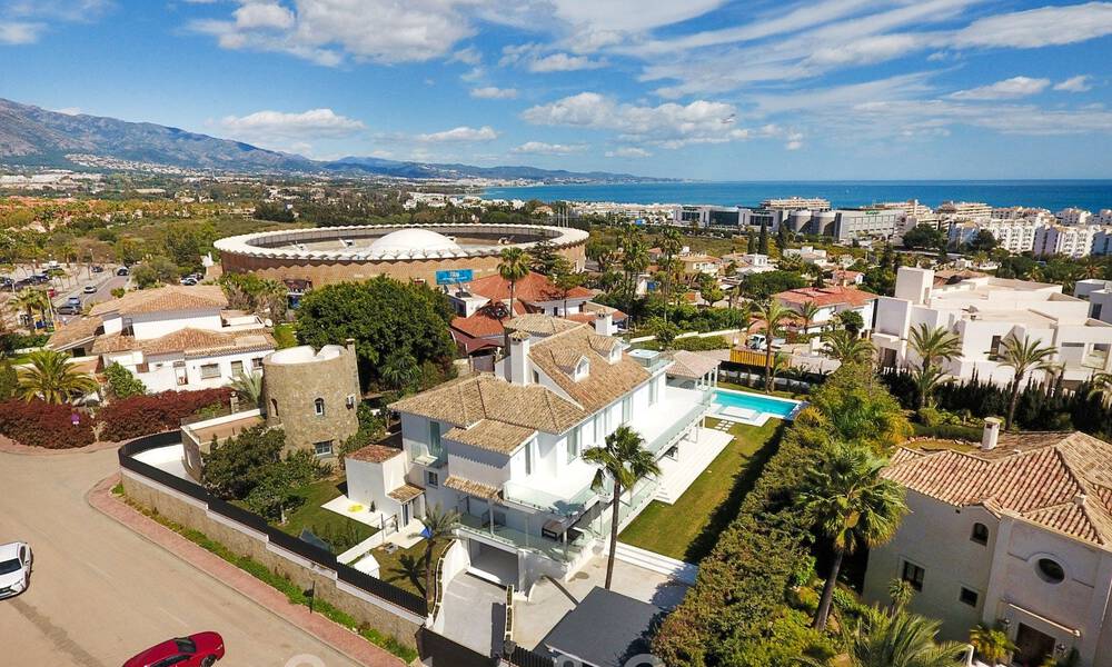 Unique luxury villa for sale in a modern, Andalusian architectural style, with sea views, within walking distance of Puerto Banus, Marbella 45923