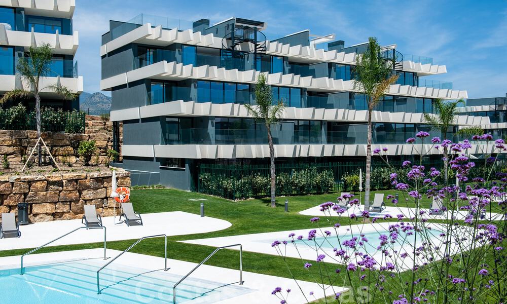 Move-in ready, modern 3-bedroom apartment for long term rent in a golf resort on the New Golden Mile, between Marbella and Estepona 45536