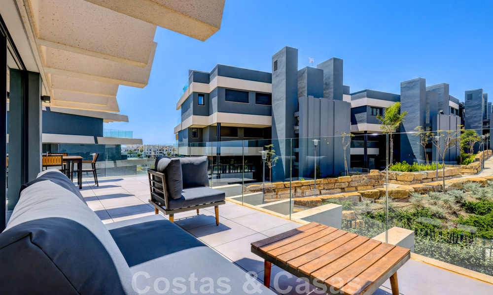 Move-in ready, modern 3-bedroom apartment for long term rent in a golf resort on the New Golden Mile, between Marbella and Estepona 45540