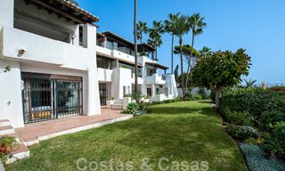 Frontline beach apartments for sale in Puente Romano, with sea views, on the Golden Mile in Marbella 45686 