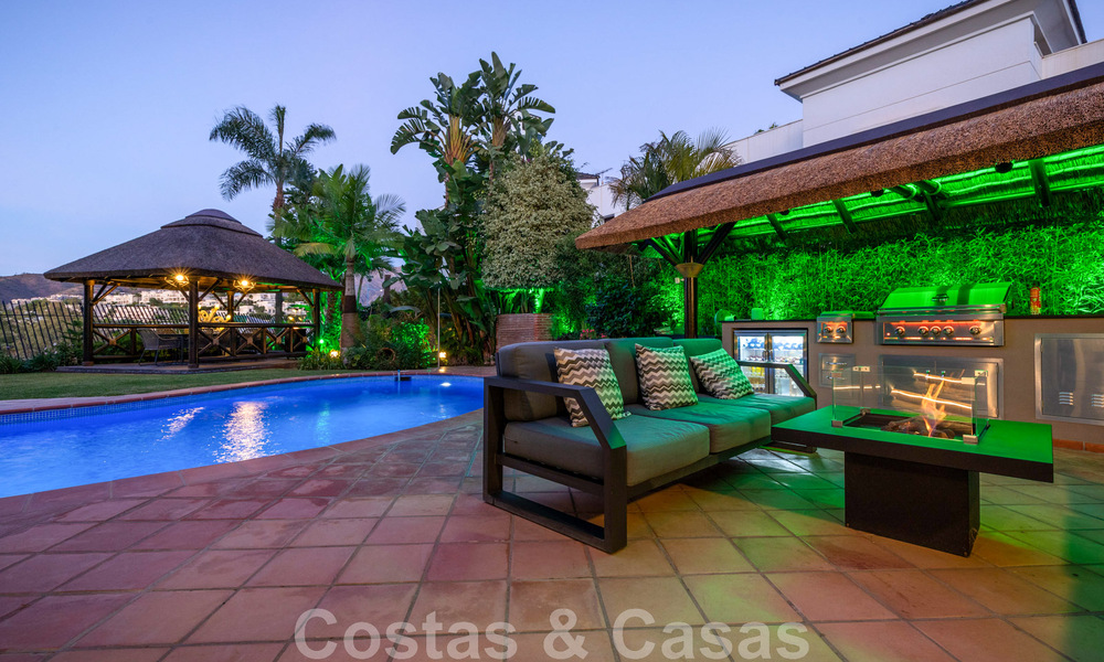 Unique, Mediterranean luxury villa for sale with golf course views in coveted residential area in La Quinta, Benahavis - Marbella 48499