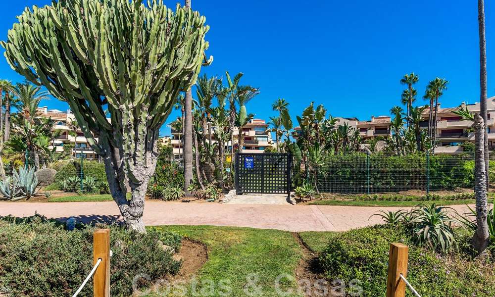Spacious, renovated apartment for sale in a beach complex with panoramic sea views, on the New Golden Mile between Marbella and Estepona 46546