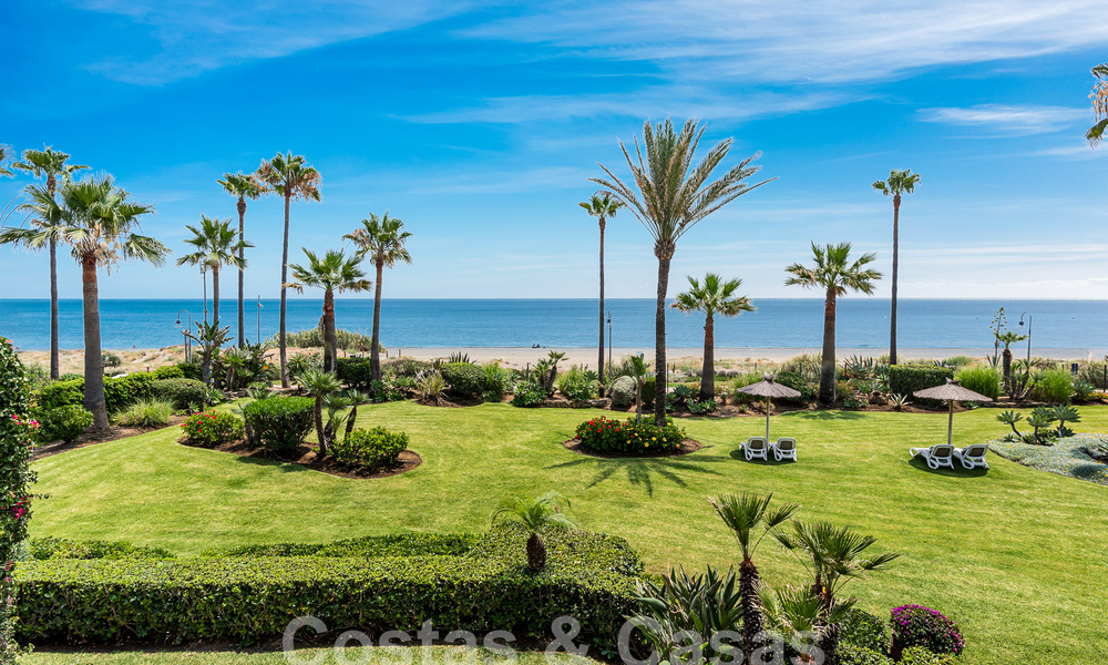 Spacious, renovated apartment for sale in a beach complex with panoramic sea views, on the New Golden Mile between Marbella and Estepona 54914