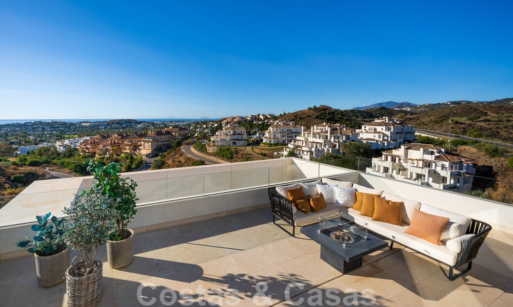 Move-in ready, modern penthouse for sale with open sea views in a modern complex in Nueva Andalucia, Marbella 47889