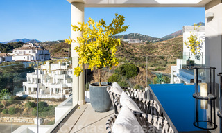 Move-in ready, modern penthouse for sale with open sea views in a modern complex in Nueva Andalucia, Marbella 47907 