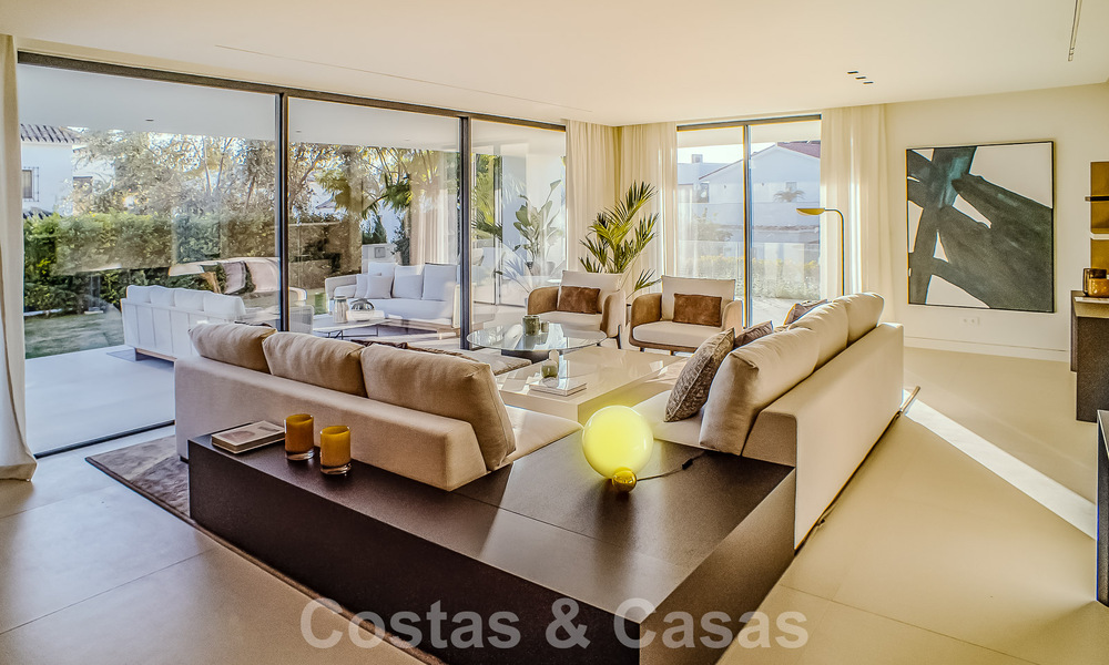 Contemporary new villa for sale with sea views, centrally located within walking distance to the beach on Marbella's Golden Mile 50096