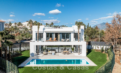 2 prestigious new build villas for sale within walking distance of a stunning golf clubhouse on the New Golden Mile, between Marbella and Estepona 64370