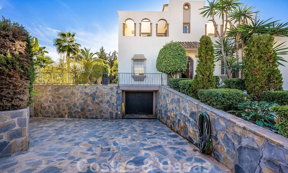 Mediterranean luxury villa for sale with 5 bedrooms in prestigious golf surroundings in Nueva Andalucia's valley, Marbella 50826
