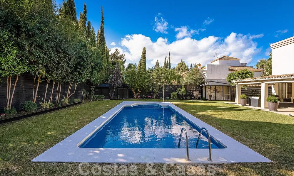 Mediterranean luxury villa for sale with 5 bedrooms in prestigious golf surroundings in Nueva Andalucia's valley, Marbella 50867