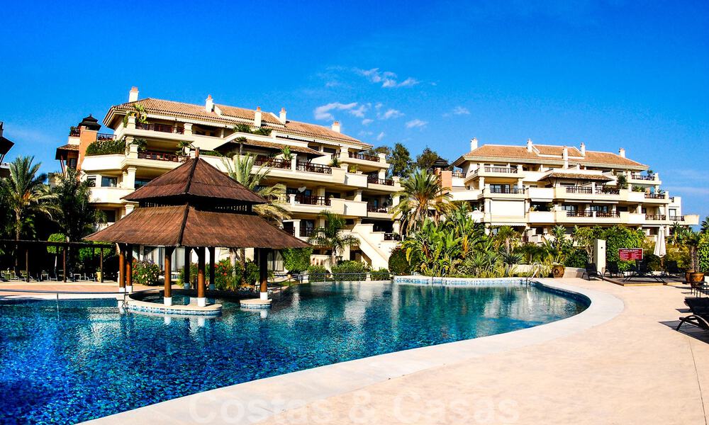 Spacious and refurbished duplex apartment for sale in an exclusive frontline beach complex in Puerto Banus, Marbella 51595