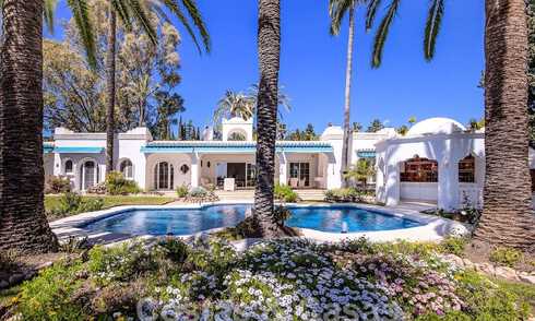 Andalusian villa for sale within walking distance of the beach on the New Golden Mile between Marbella and Estepona 53461