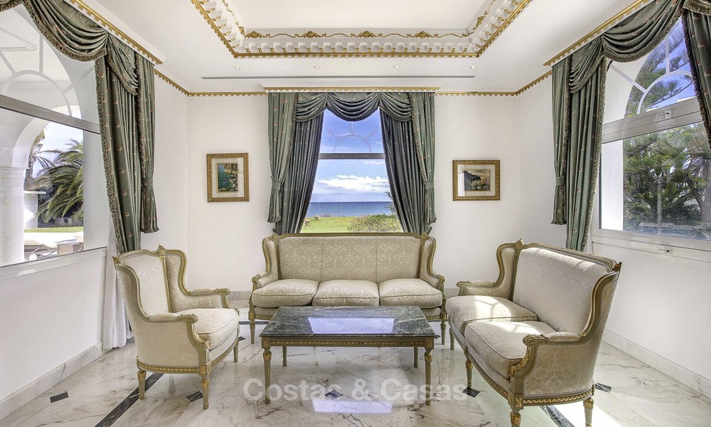 Stately, very luxurious sea front palace for sale, between Marbella en Estepona 13024