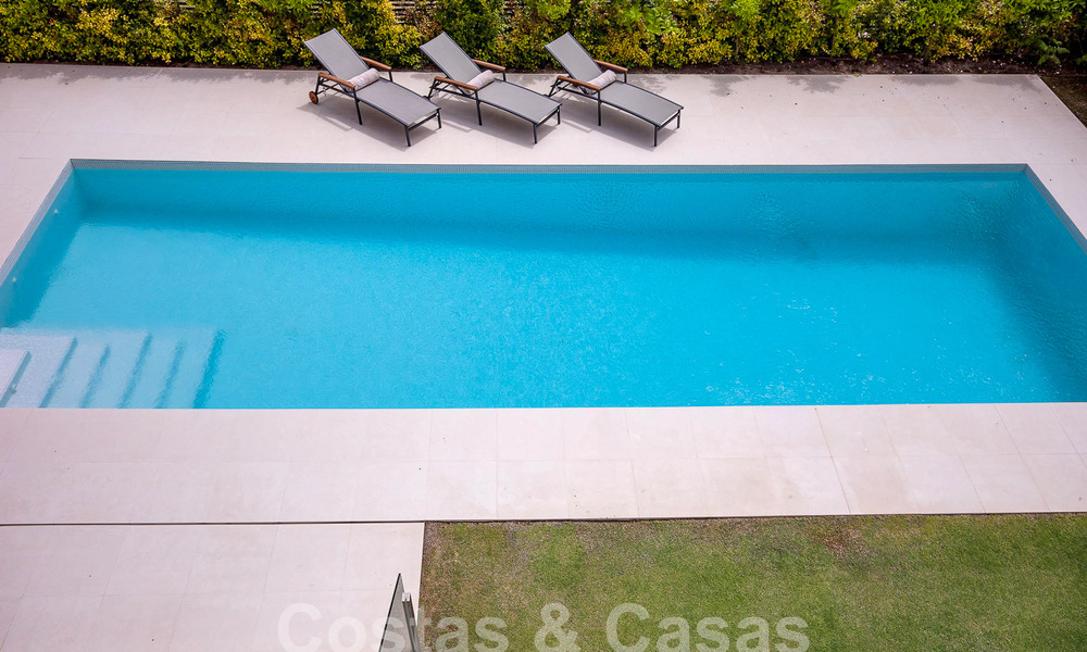 Move-in ready, modern luxury villa for sale within walking distance of the beach in a privileged area near Guadalmina Baja, Marbella - Estepona 53869