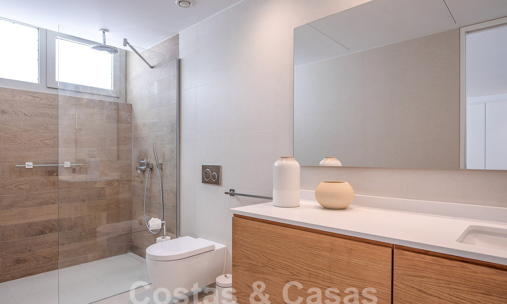 Move-in ready, modern luxury villa for sale within walking distance of the beach in a privileged area near Guadalmina Baja, Marbella - Estepona 53873