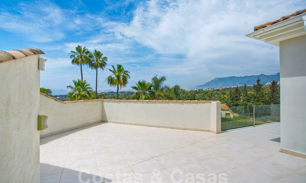 Contemporary luxury villa for sale with Mediterranean architecture east of Marbella centre 53324