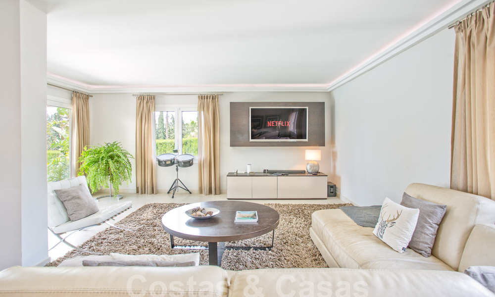 Contemporary luxury villa for sale with Mediterranean architecture east of Marbella centre 53330