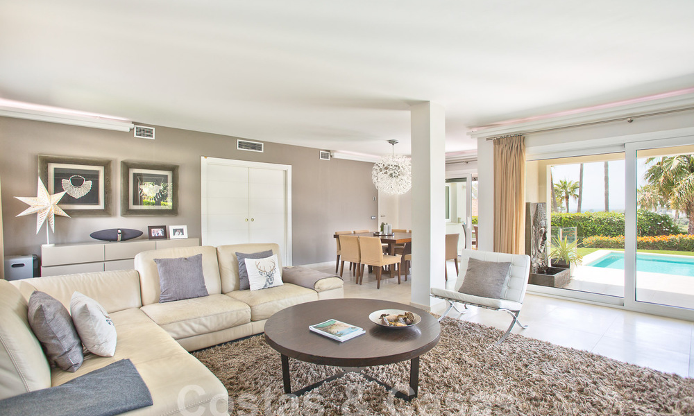 Contemporary luxury villa for sale with Mediterranean architecture east of Marbella centre 53331