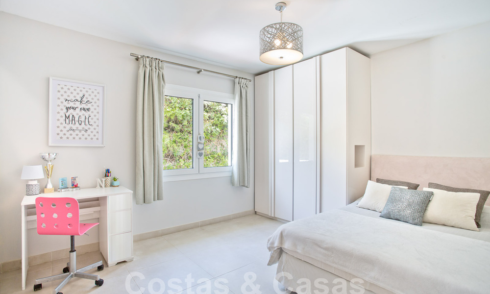 Contemporary luxury villa for sale with Mediterranean architecture east of Marbella centre 53336