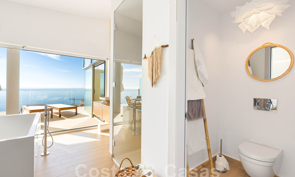 Contemporary penthouse for sale with outstanding sea views and within walking distance to the beach in Fuengirola - Benalmadena, Costa del Sol 54271
