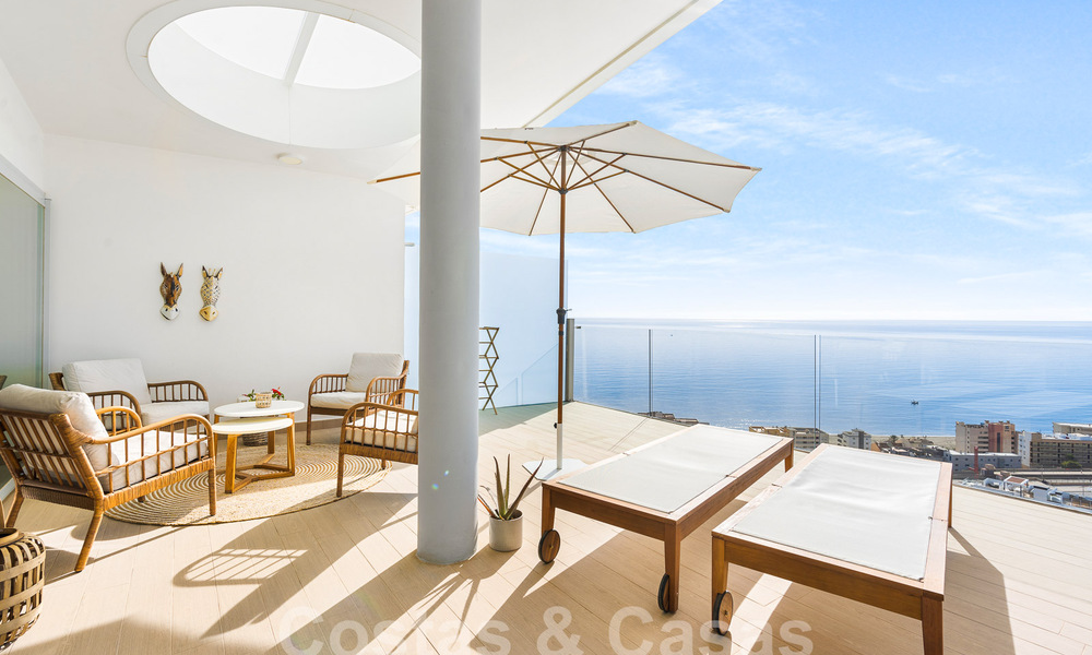 Contemporary penthouse for sale with outstanding sea views and within walking distance to the beach in Fuengirola - Benalmadena, Costa del Sol 54275