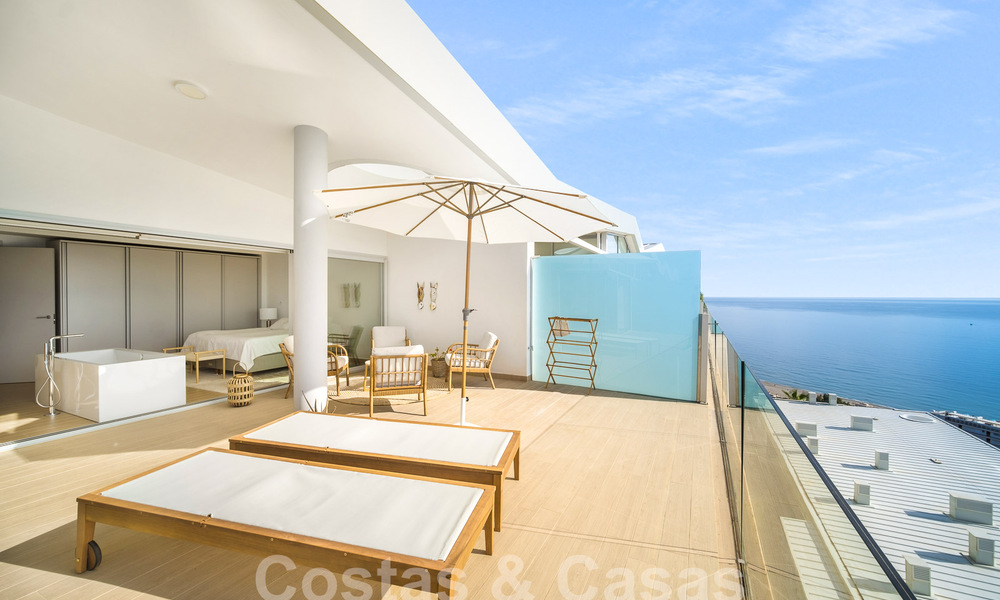 Contemporary penthouse for sale with outstanding sea views and within walking distance to the beach in Fuengirola - Benalmadena, Costa del Sol 54285
