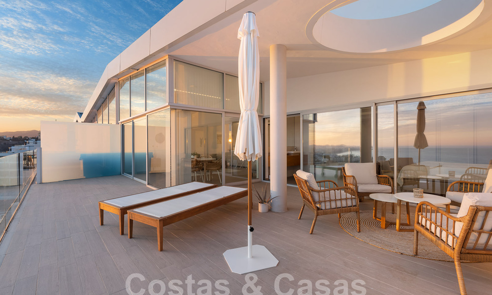 Contemporary penthouse for sale with outstanding sea views and within walking distance to the beach in Fuengirola - Benalmadena, Costa del Sol 54292