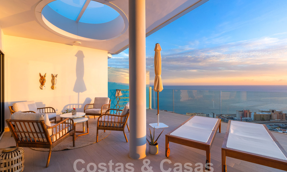 Contemporary penthouse for sale with outstanding sea views and within walking distance to the beach in Fuengirola - Benalmadena, Costa del Sol 54298