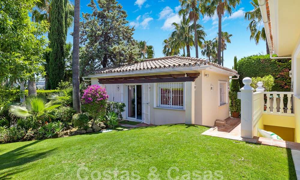 Mediterranean luxury villa for sale with 6 bedrooms in privileged golf surroundings in Nueva Andalucia's valley, Marbella 53168