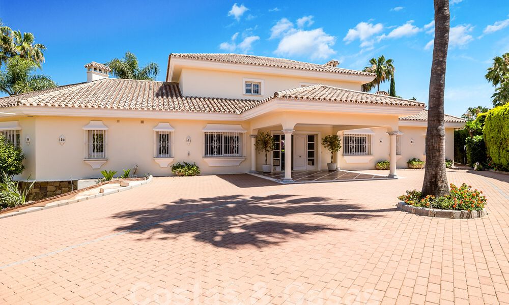 Mediterranean luxury villa for sale with 6 bedrooms in privileged golf surroundings in Nueva Andalucia's valley, Marbella 53172