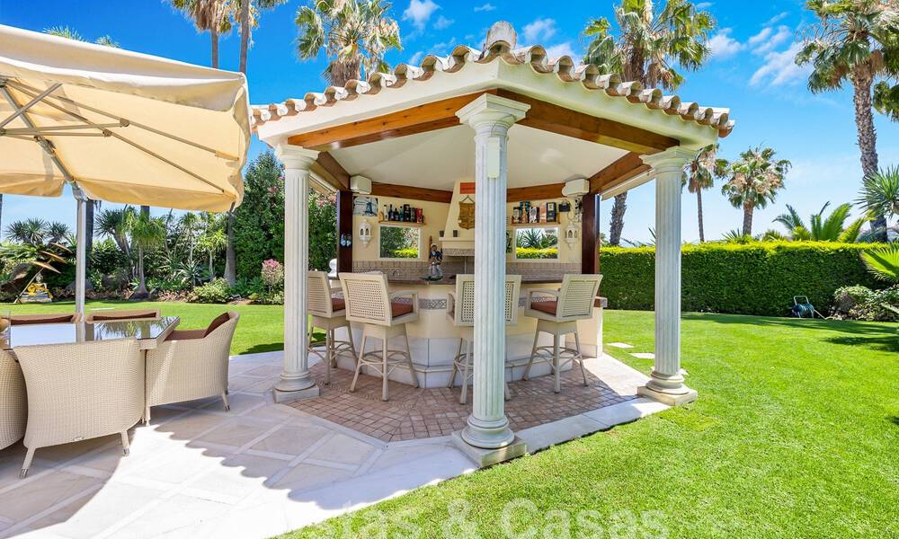 Mediterranean luxury villa for sale with 6 bedrooms in privileged golf surroundings in Nueva Andalucia's valley, Marbella 53181
