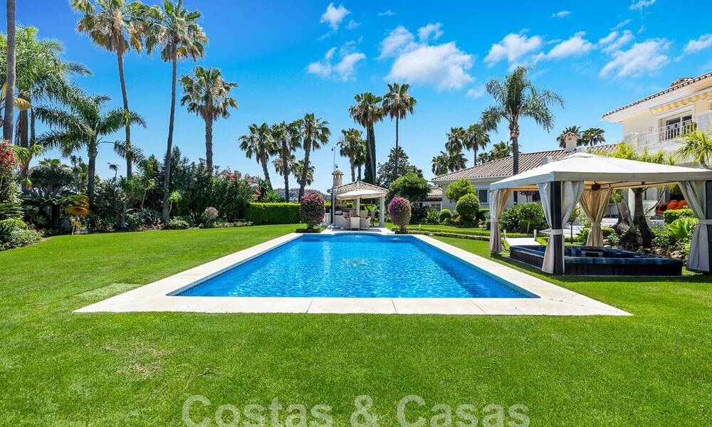 Mediterranean luxury villa for sale with 6 bedrooms in privileged golf surroundings in Nueva Andalucia's valley, Marbella 53184