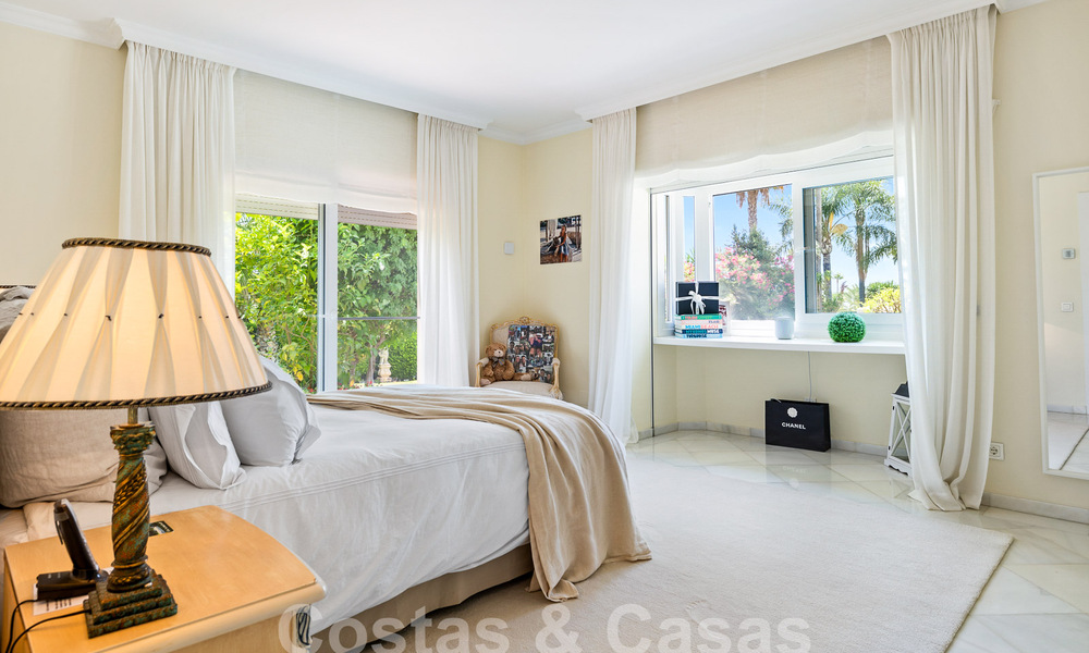 Mediterranean luxury villa for sale with 6 bedrooms in privileged golf surroundings in Nueva Andalucia's valley, Marbella 53201