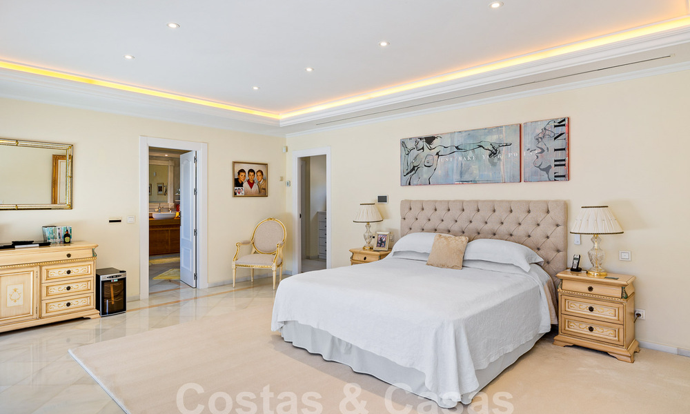 Mediterranean luxury villa for sale with 6 bedrooms in privileged golf surroundings in Nueva Andalucia's valley, Marbella 53217