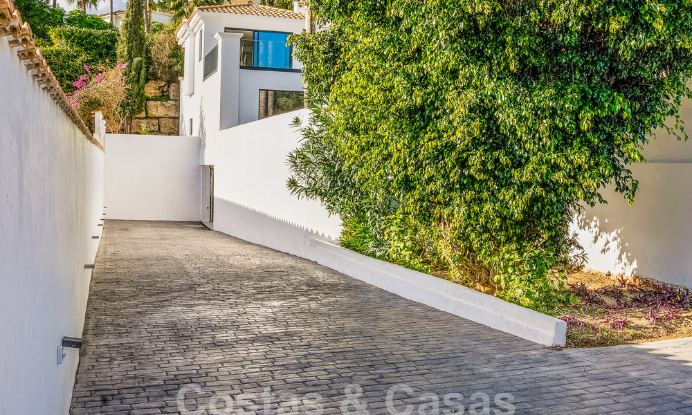 Mediterranean luxury villa for sale with a modernist feel in Benahavis - Marbella 53115