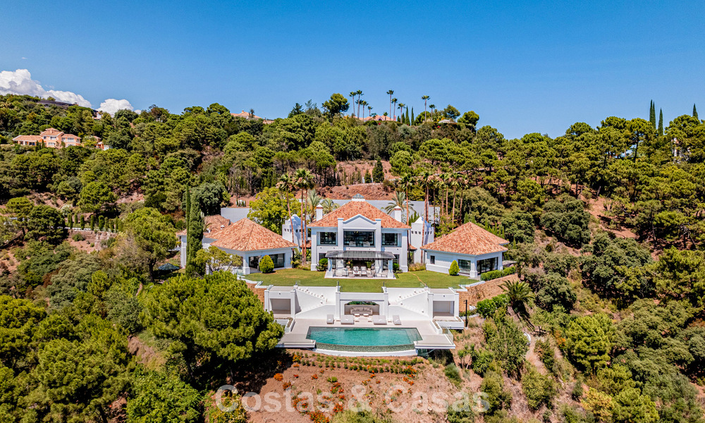 Boutique resort-style villa for sale with open sea views, nestled in the lush greenery of the exclusive La Zagaleta golf resort, Marbella - Benahavis 54053