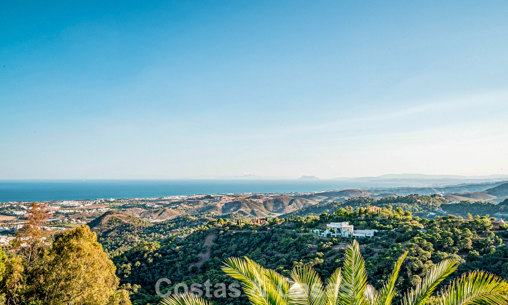 Boutique resort-style villa for sale with open sea views, nestled in the lush greenery of the exclusive La Zagaleta golf resort, Marbella - Benahavis 54078