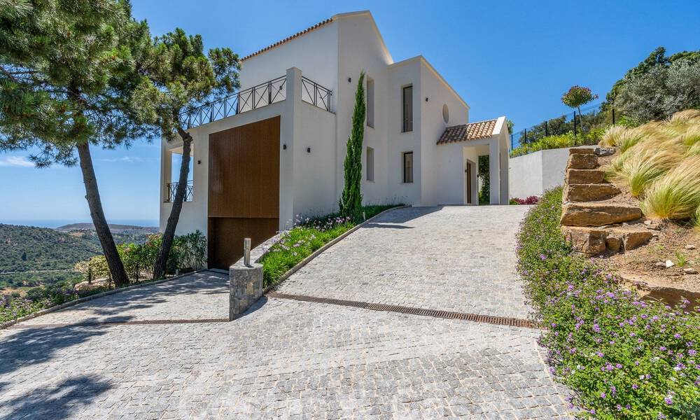 Luxury contemporary Andalusian-style villa for sale in fantastic, natural surroundings of Marbella - Benahavis 55226