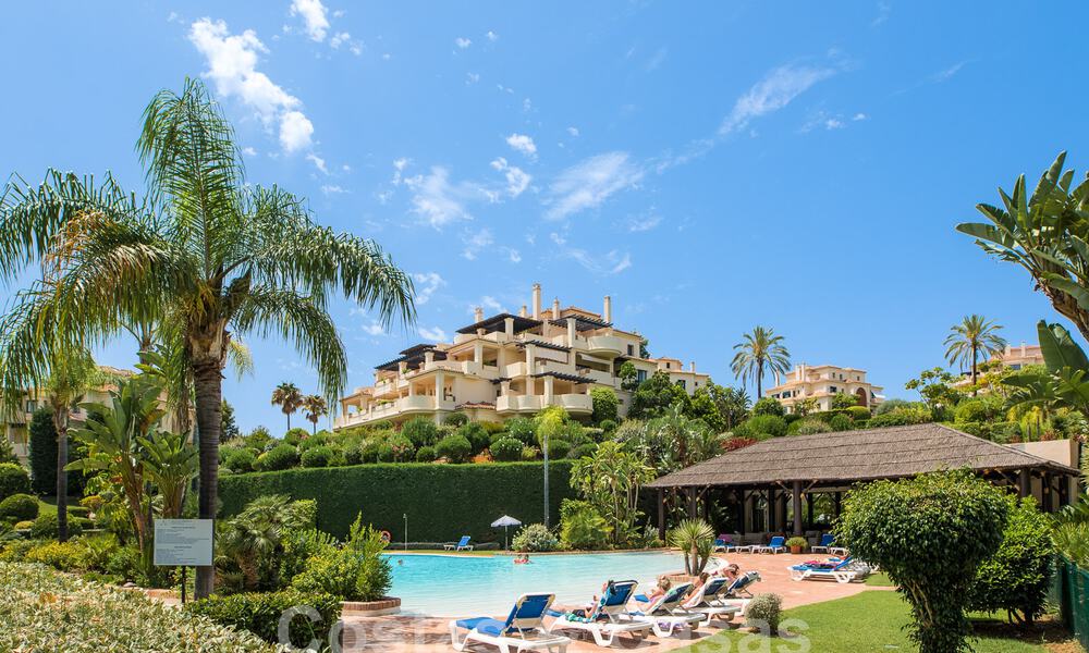 Luxurious duplex penthouse for sale in gated complex adjacent to golf course in Marbella - Benahavis 56008