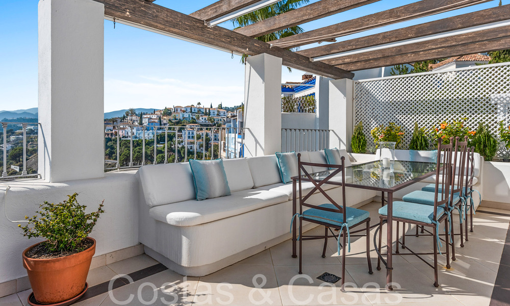 Penthouse for sale with panoramic sea views in the hills of Marbella - Benahavis 67401