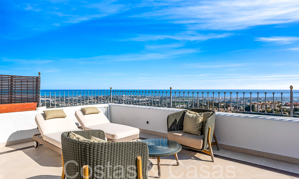 Penthouse for sale with panoramic sea views in the hills of Marbella - Benahavis 67418