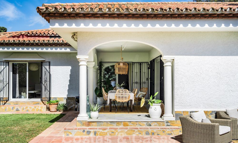Traditional single storey villa for sale, beachside on the New Golden Mile, Marbella - Estepona 58875