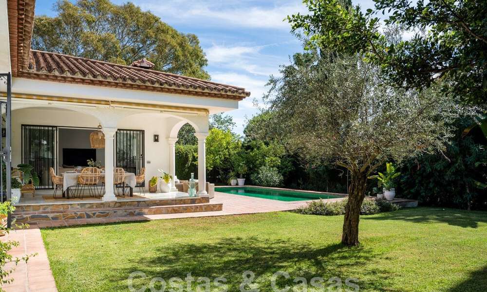 Traditional single storey villa for sale, beachside on the New Golden Mile, Marbella - Estepona 58893