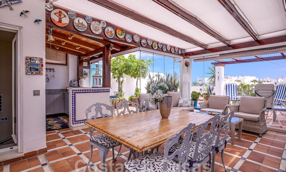 Penthouse for sale with spacious roof terrace and 360° views, a stone's throw from the beach and centre of Puerto Banus, Marbella 59060