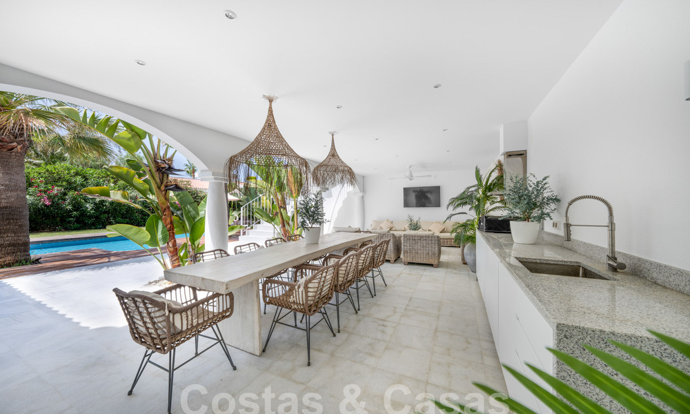 Mediterranean luxury villa for sale a few steps from the beach east of Marbella centre 59396