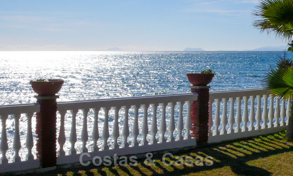 Sea front luxury villa for sale, Marbella - Estepona 31107
