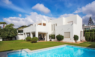 To be renovated villa with great potential for sale a few metres from the beach in a popular area of Marbella East 59701 