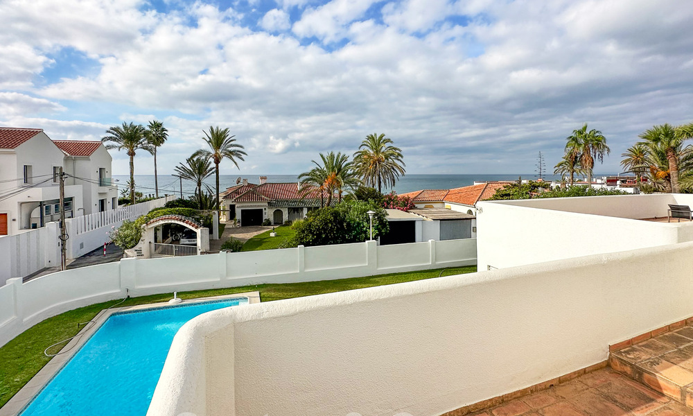 To be renovated villa with great potential for sale a few metres from the beach in a popular area of Marbella East 59705