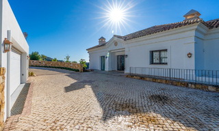 Stately Mediterranean-style luxury villa for sale with stunning panoramic sea views in Marbella - Benahavis 59828 