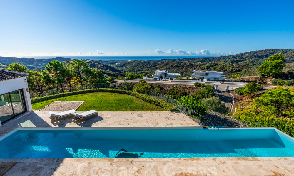 Stately Mediterranean-style luxury villa for sale with stunning panoramic sea views in Marbella - Benahavis 59842